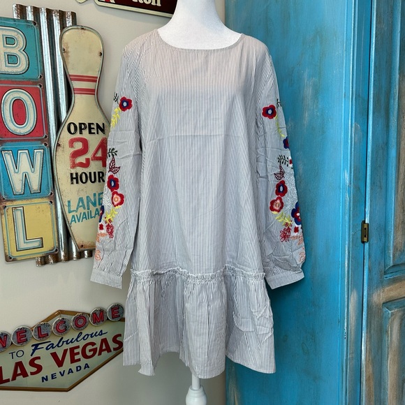 JODIFL Dresses & Skirts - JODIFL White Pinstripe Dress with Floral Embroidered Sleeves